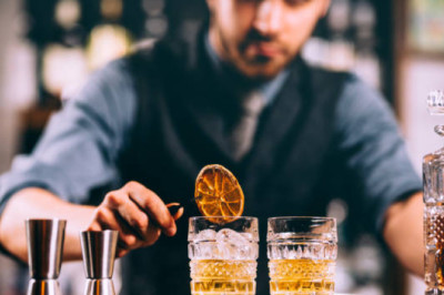 Бармен в  мережу ресторанів TRUE PRICE