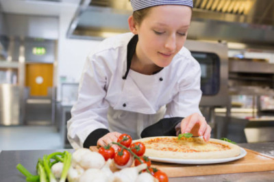 ПІЦАЙОЛА в заклад Тісто, сир і тітка Белла, Київ